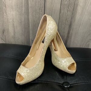 White House Black Market Gold Golden Glitter Open Toe Princess Shoes Size 6.5M